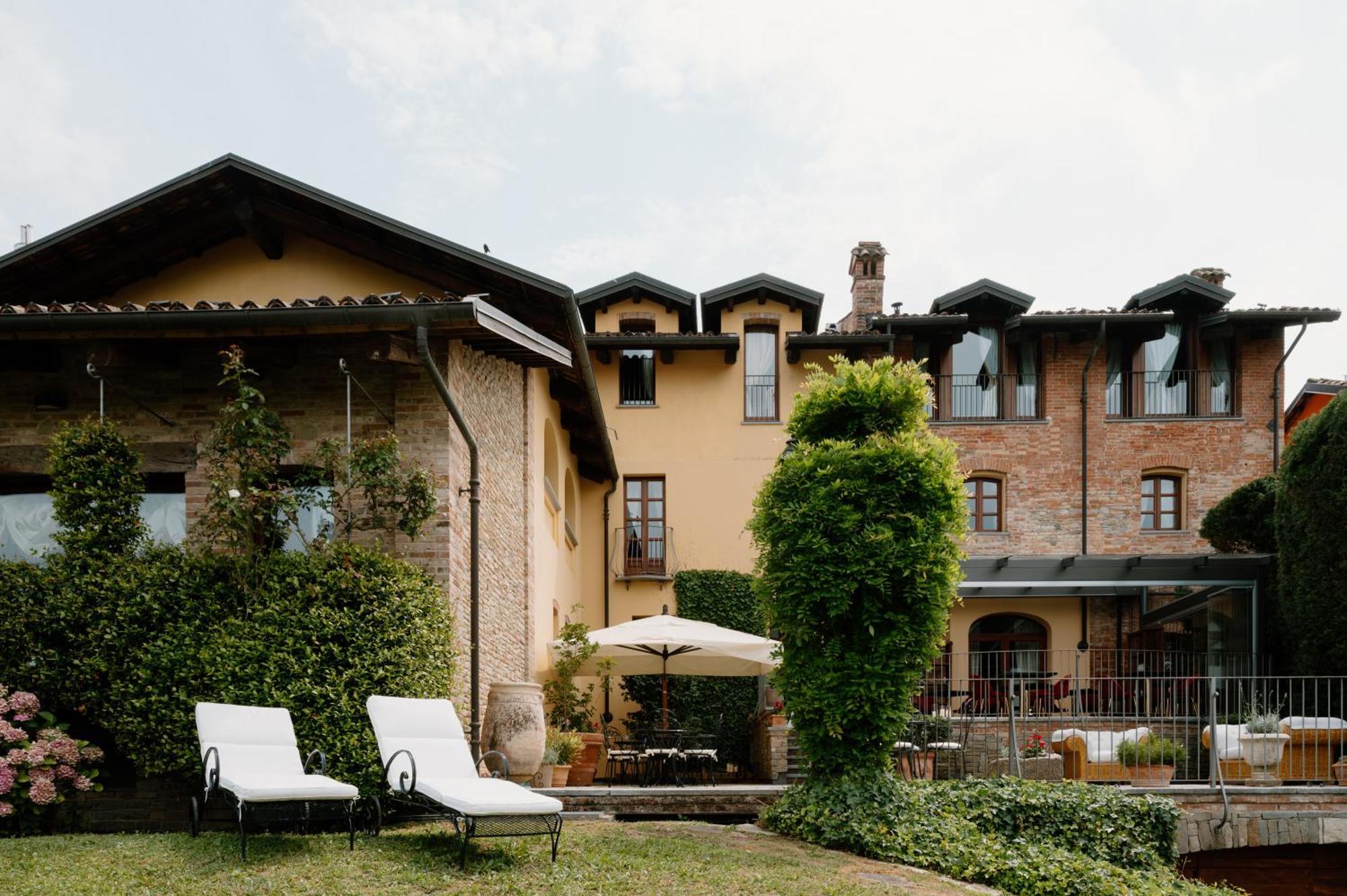 Hotel Casa Pavesi Grinzane Cavour Bagian luar foto