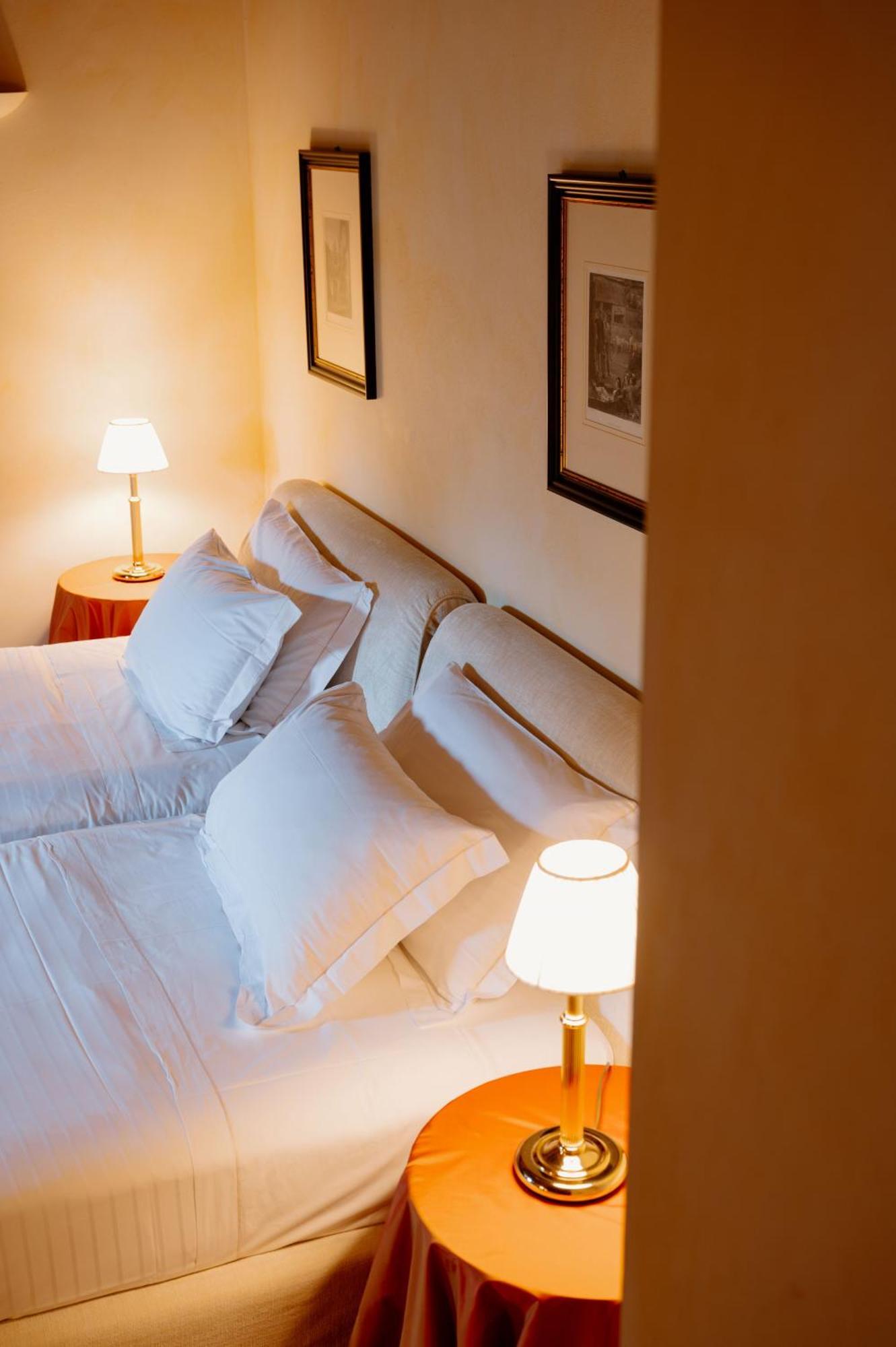 Hotel Casa Pavesi Grinzane Cavour Bagian luar foto