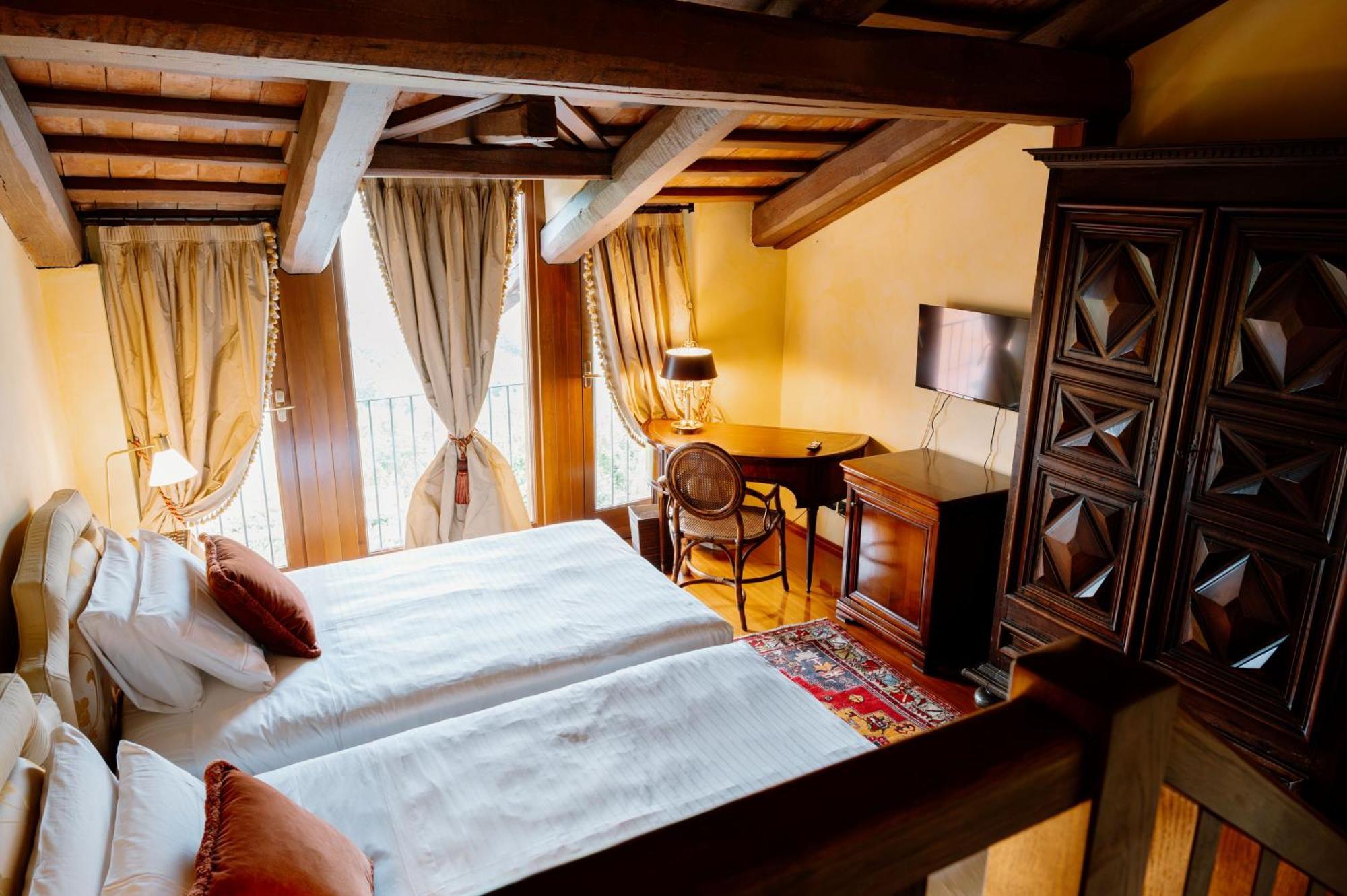 Hotel Casa Pavesi Grinzane Cavour Bagian luar foto