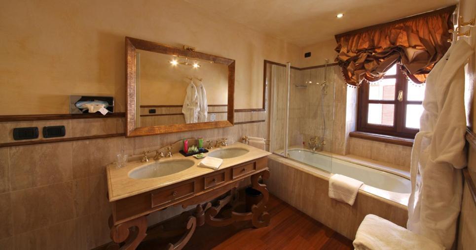 Hotel Casa Pavesi Grinzane Cavour Ruang foto